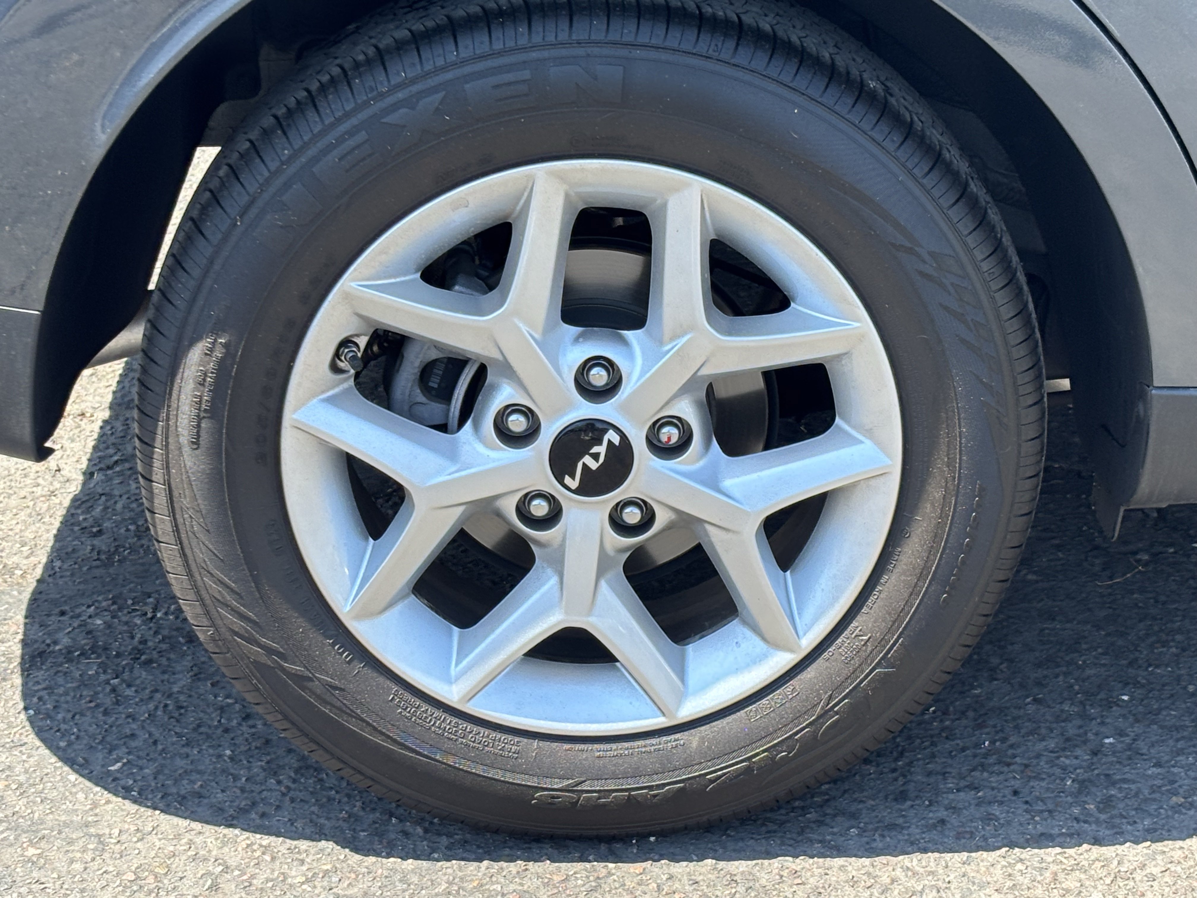 Certified 2025 Kia Soul LX w/ LX Technology Package FWD image 7