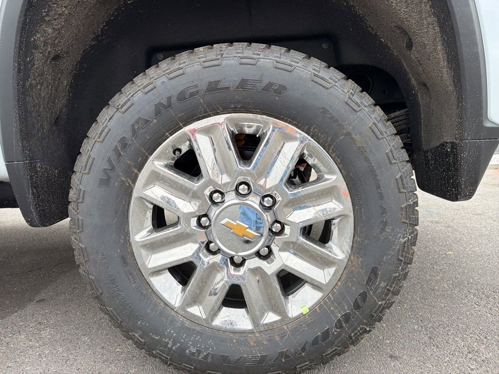 New 2026 Chevrolet Silverado 2500 High Country w/ High Country Premium Package AWD/4WD image 38