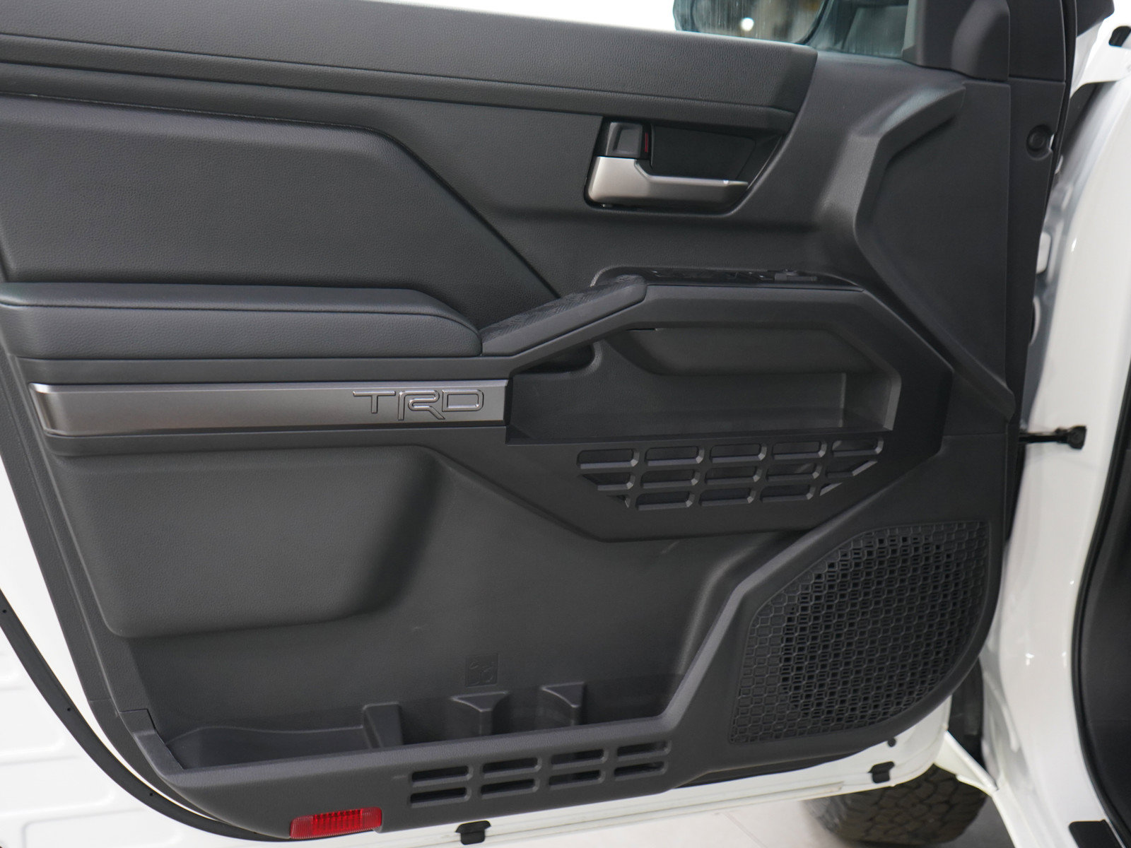 Used 2025 Toyota Tacoma TRD Off-Road AWD/4WD image 18