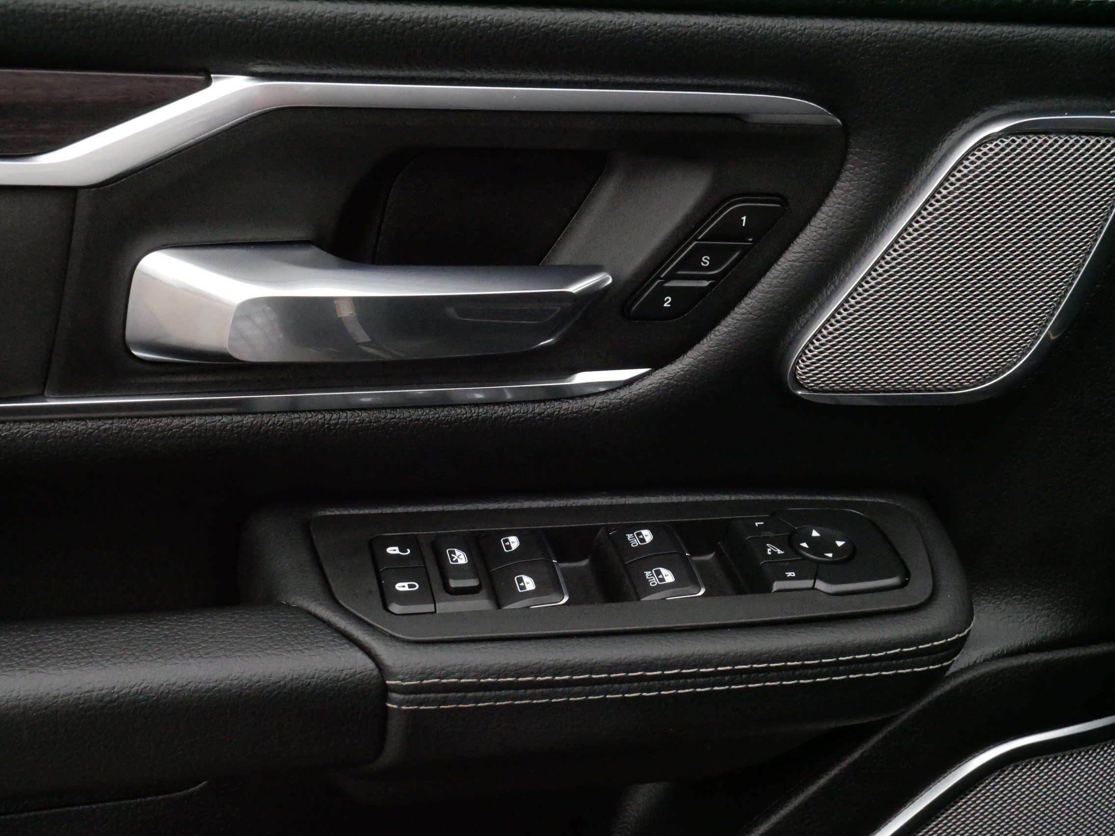 Used 2026 RAM 1500 Laramie w/ Night Edition AWD/4WD image 19