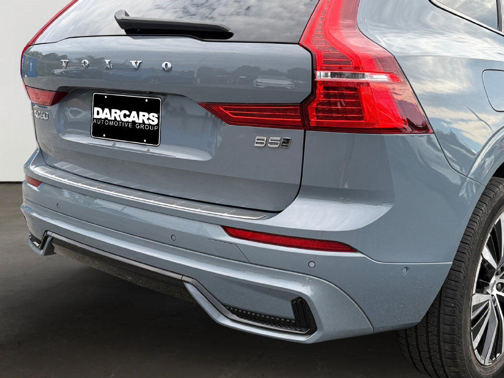 Certified 2024 Volvo XC60 B5 Plus w/ Protection Package Premier AWD/4WD image 10