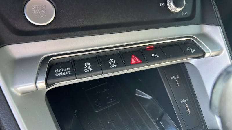 Used 2019 Audi Q3 2.0T Premium Plus w/ Premium Plus Package AWD/4WD image 19