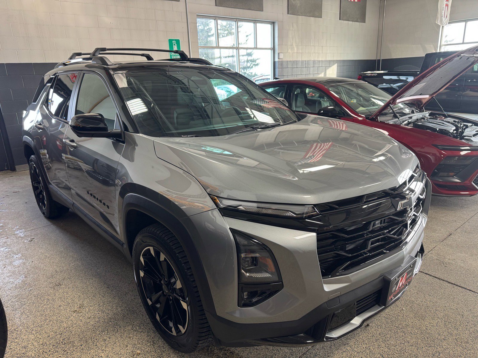 Used 2025 Chevrolet Equinox RS w/ Safety and Technology Package AWD/4WD image 3
