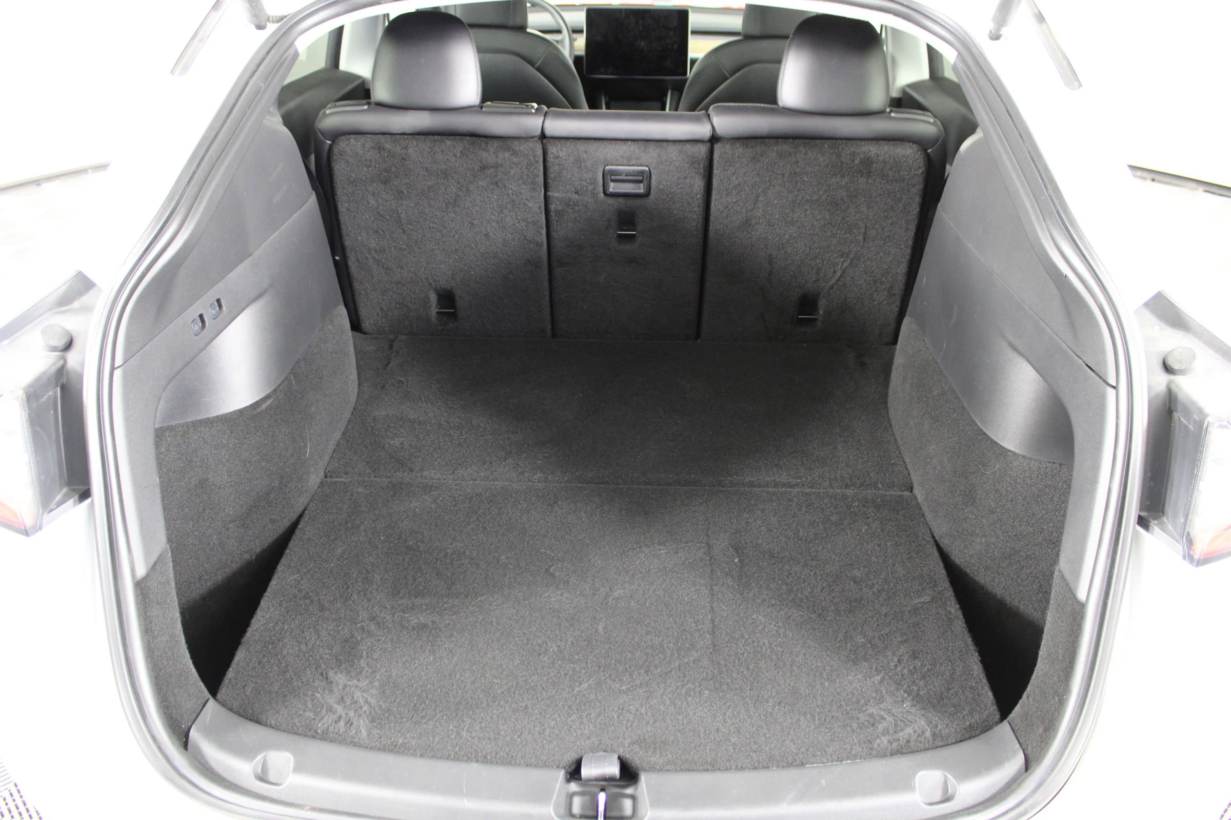 Used 2020 Tesla Model Y Long Range image 23