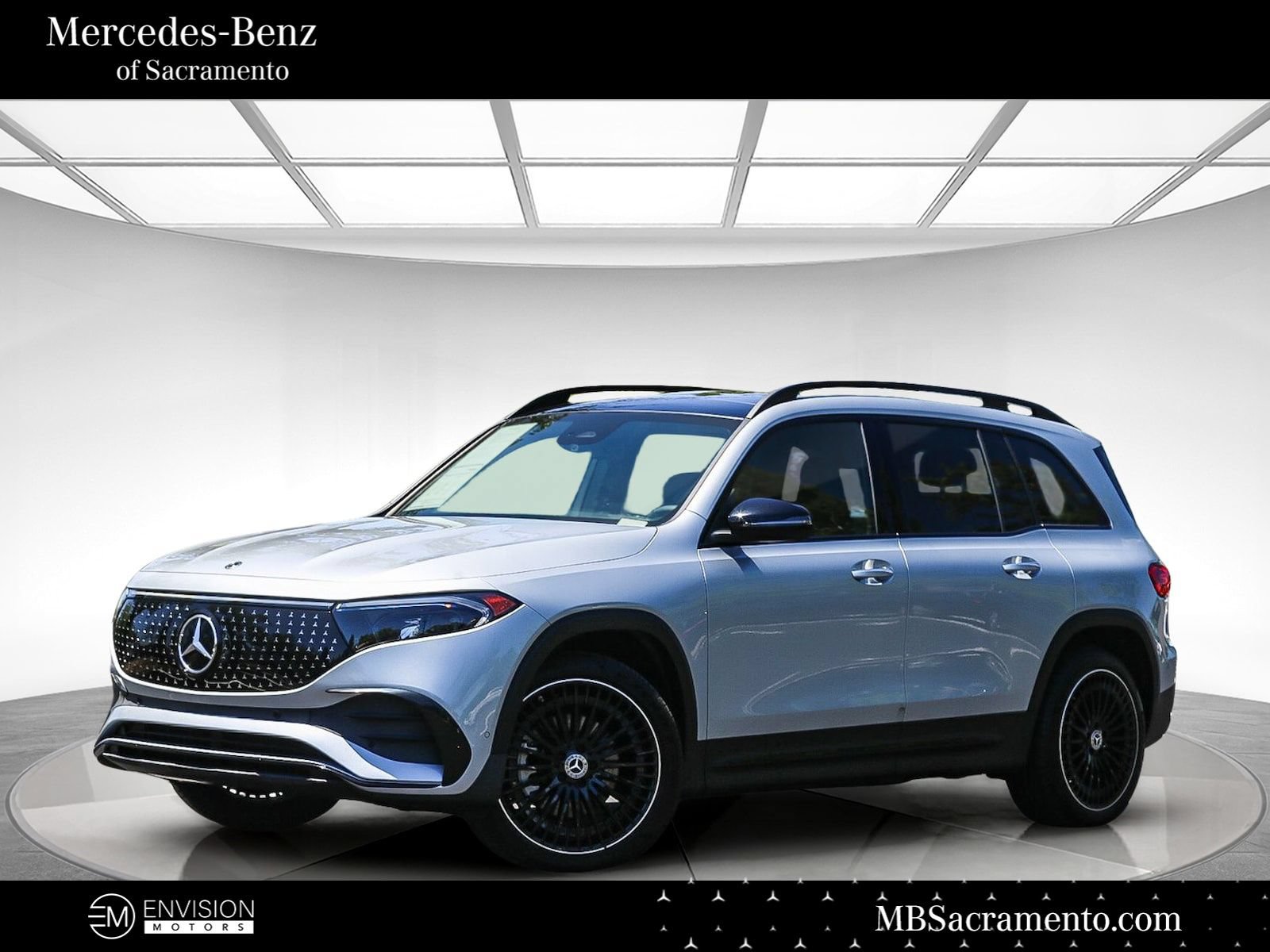 Used 2024 Mercedes-Benz EQB 300 4MATIC image 1