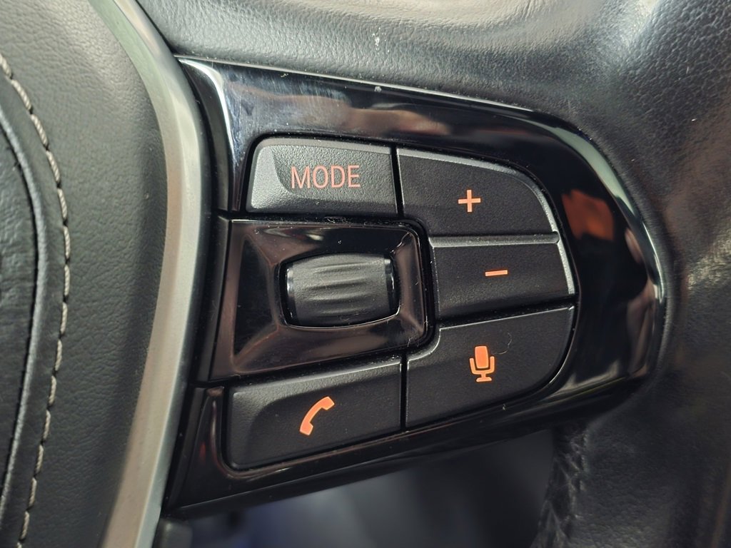 Used 2019 BMW 530i xDrive w/ Convenience Package image 25