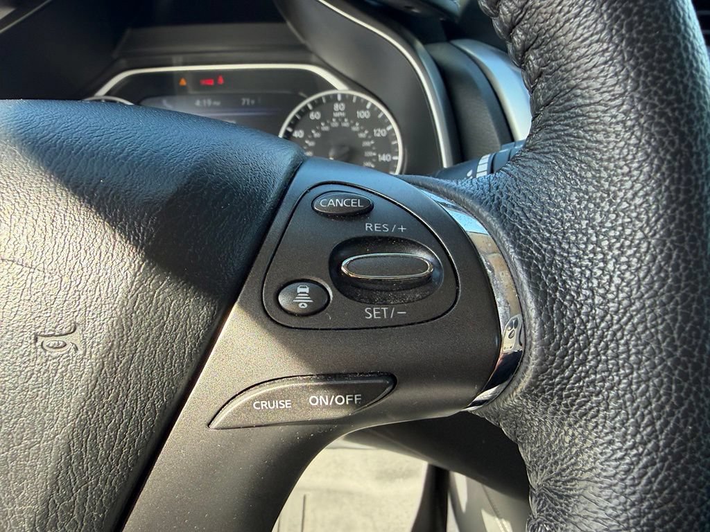 Used 2020 Nissan Murano SV AWD/4WD image 16