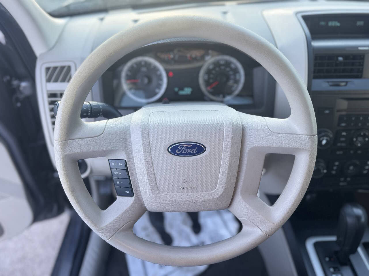 Used 2009 Ford Escape XLS image 16