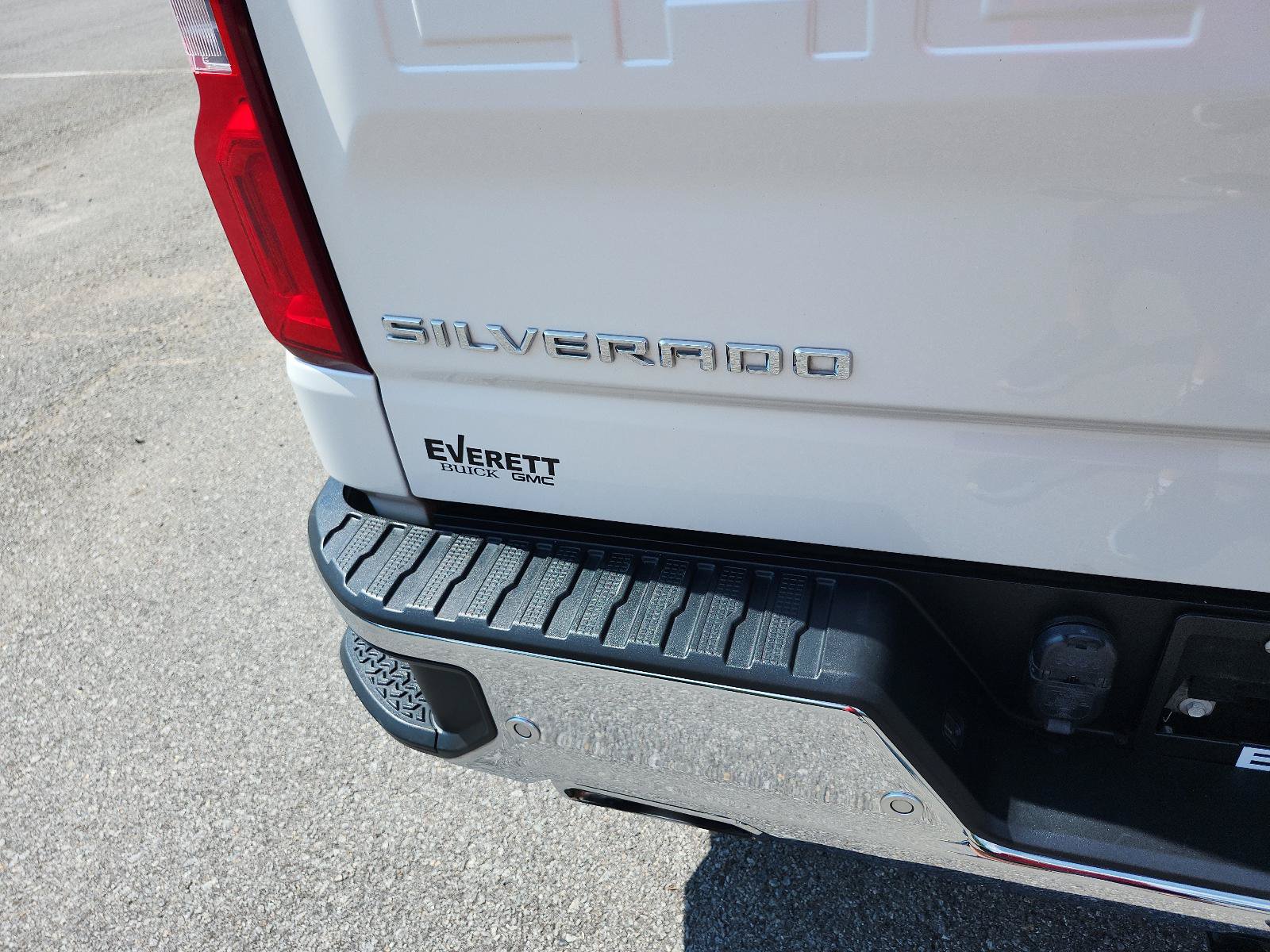 Used 2019 Chevrolet Silverado 1500 LTZ AWD/4WD image 4