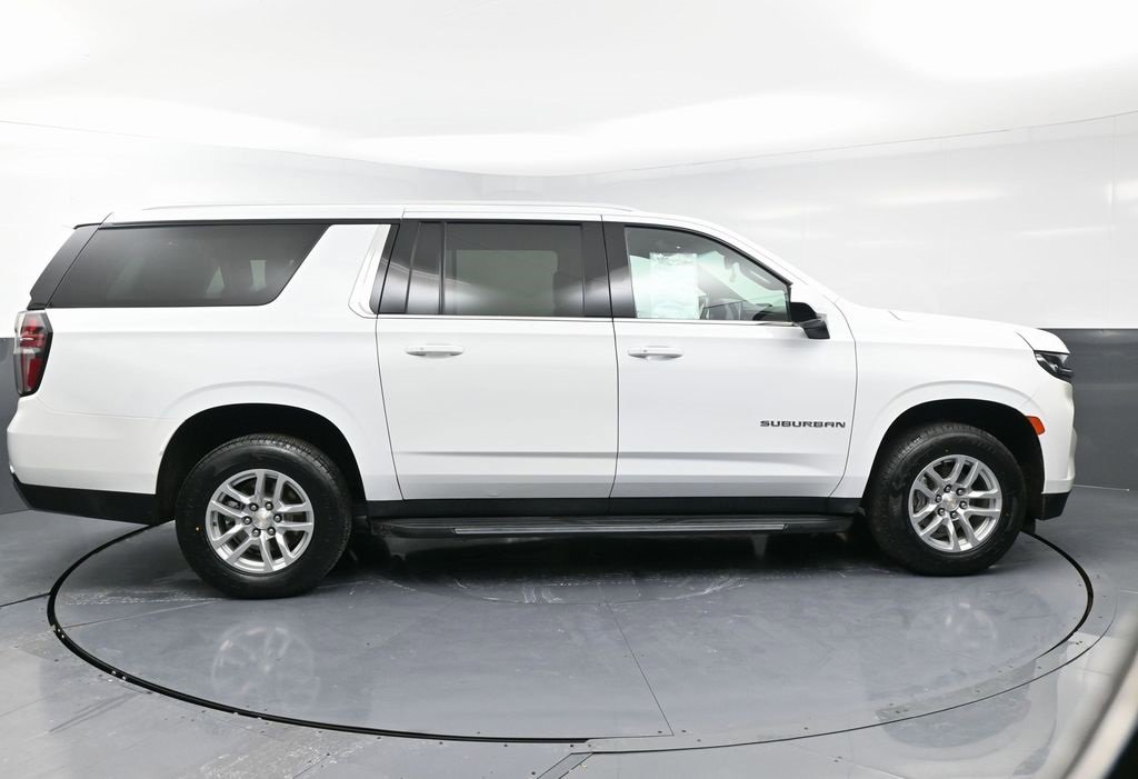 Used 2023 Chevrolet Suburban LT image 8