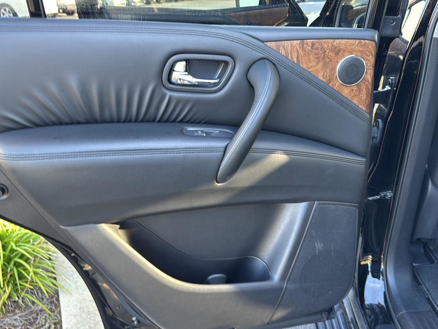 Used 2023 Nissan Armada SL w/ Captain's Chairs Package image 15