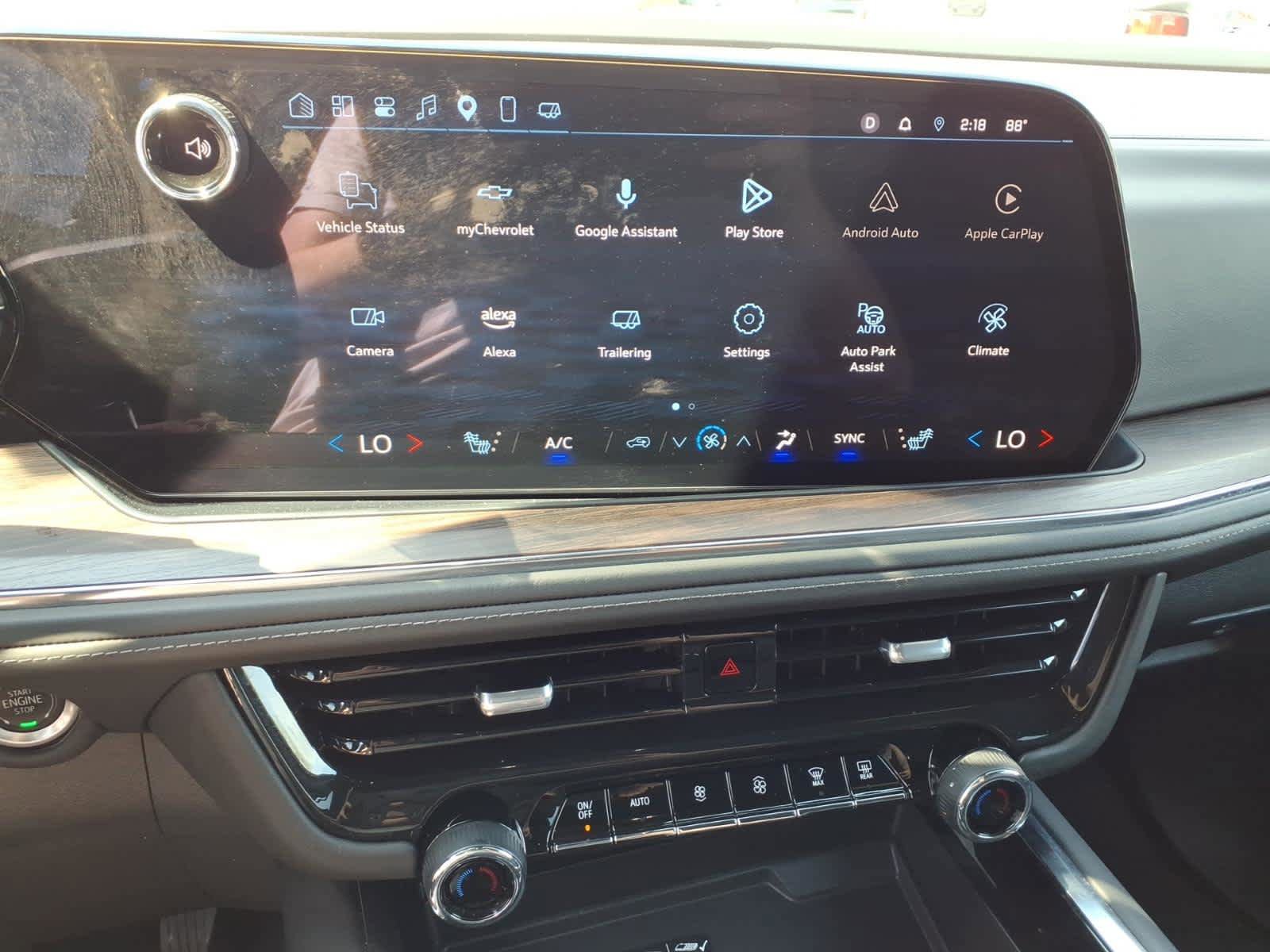 Used 2025 Chevrolet Suburban LT AWD/4WD image 13