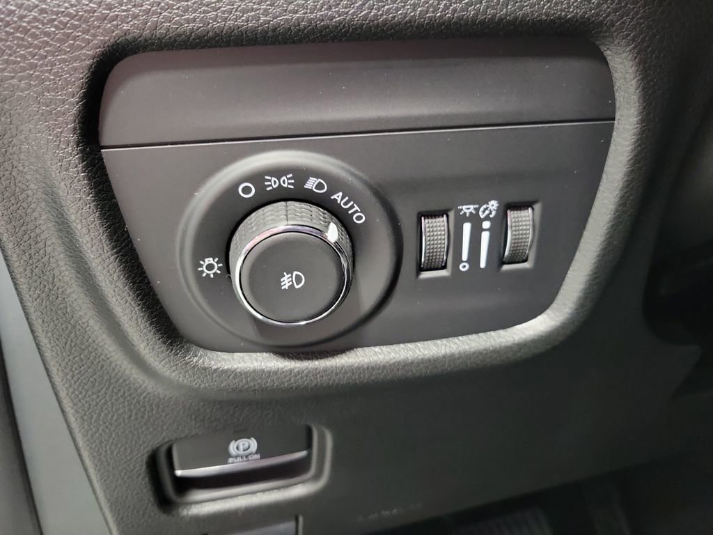 New 2026 Jeep Grand Cherokee L Limited image 13