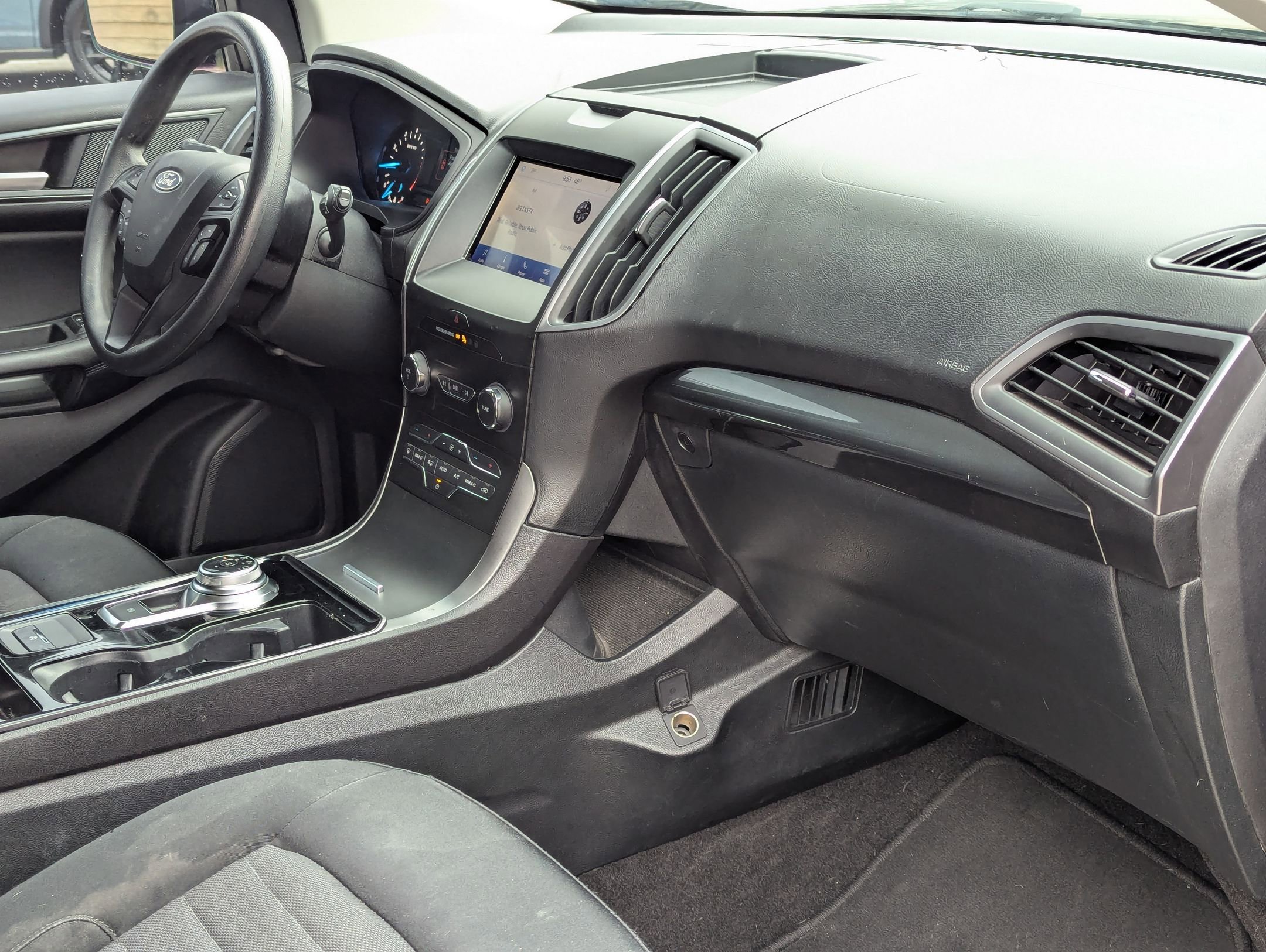 Used 2020 Ford Edge SE image 26