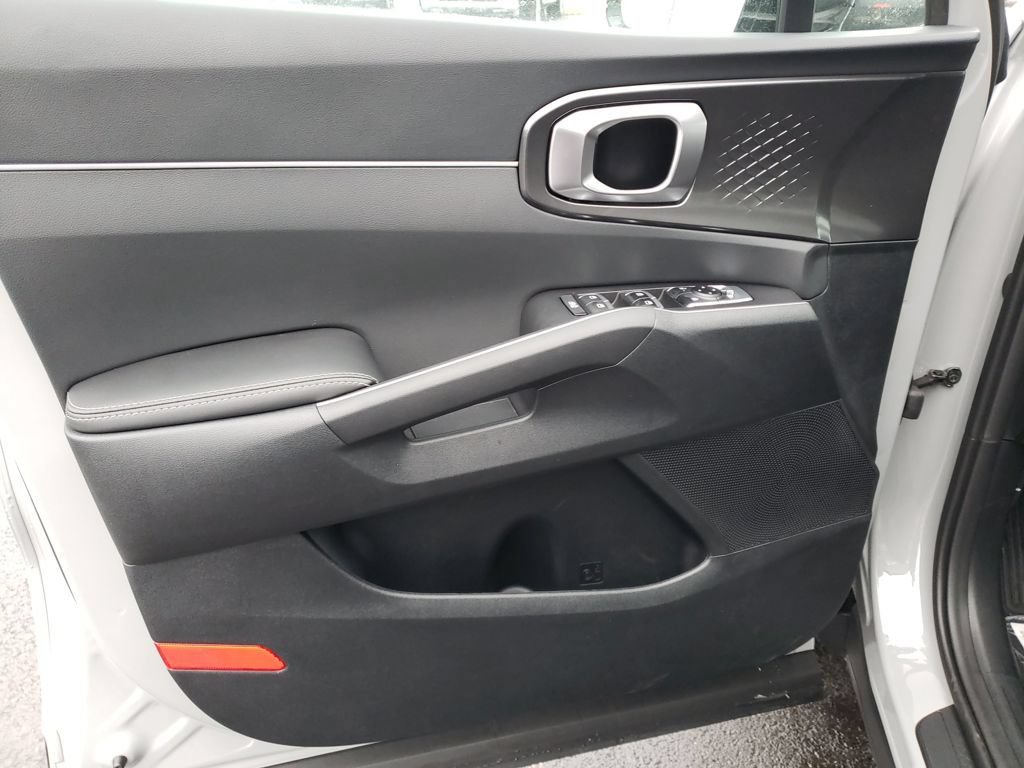 New 2026 Kia Sorento S w/ S Panoramic Sunroof Package FWD image 16