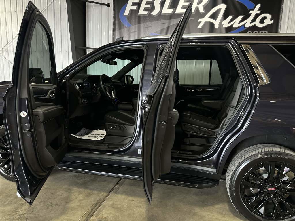 Used 2023 GMC Yukon Denali image 12