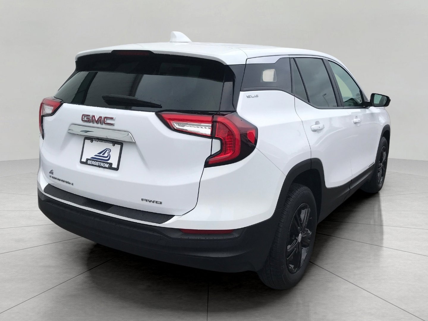 Used 2024 GMC Terrain SLE image 19