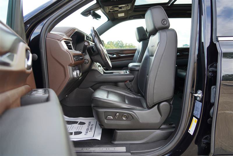 Used 2021 GMC Yukon Denali w/ Denali Premium Package AWD/4WD image 59