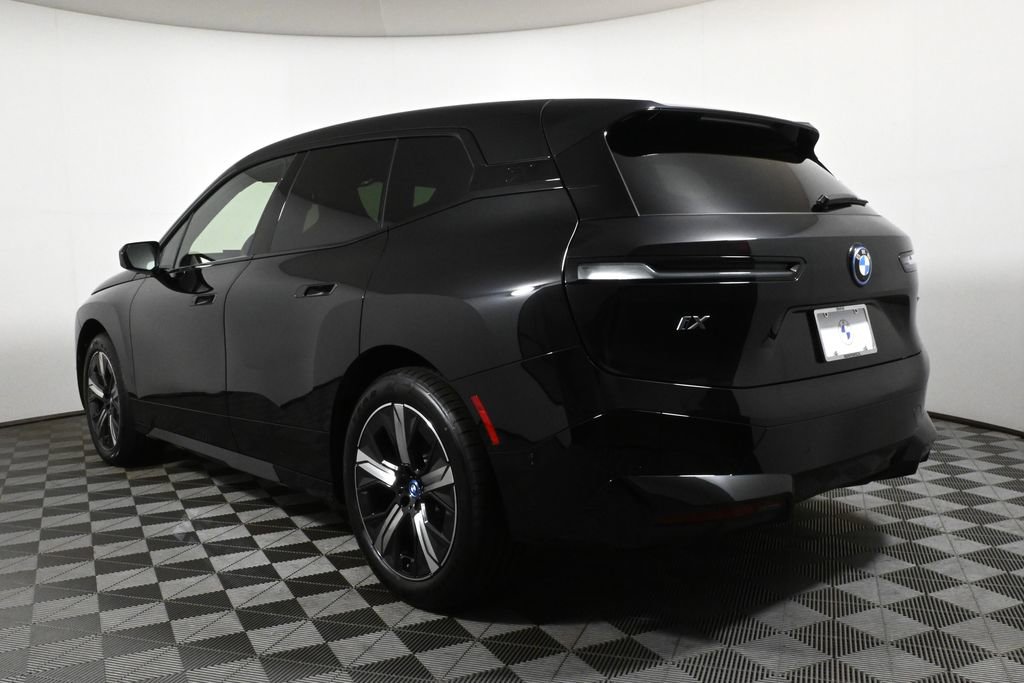 Used 2025 BMW iX xDrive50 w/ Premium Package image 5