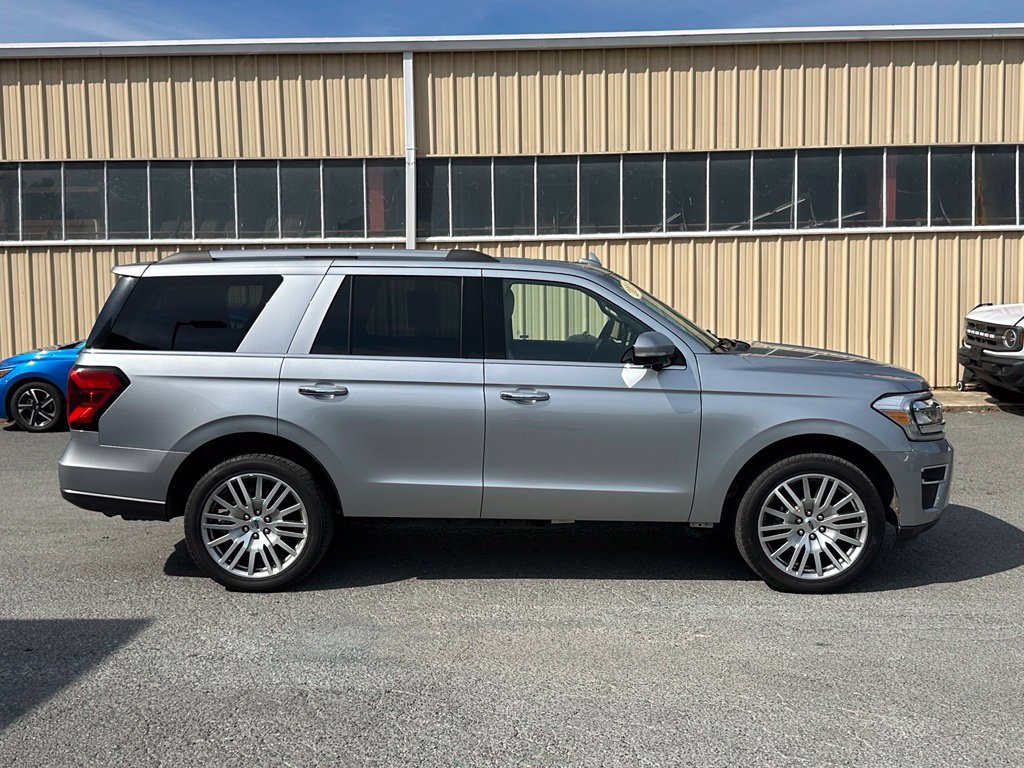 Used 2023 Ford Expedition Limited AWD/4WD image 11