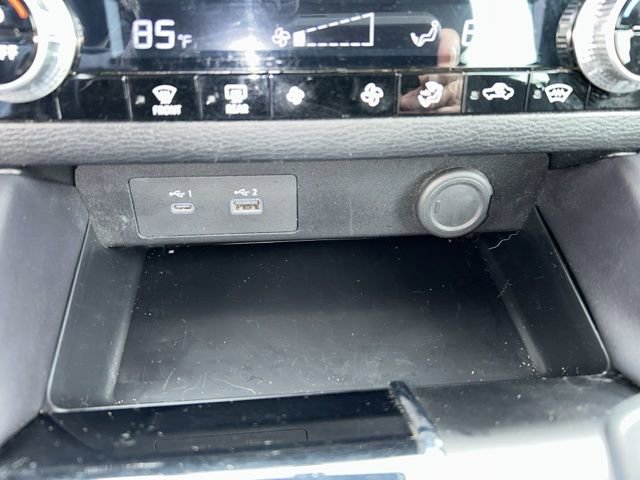 Used 2023 Mitsubishi Outlander SE image 12