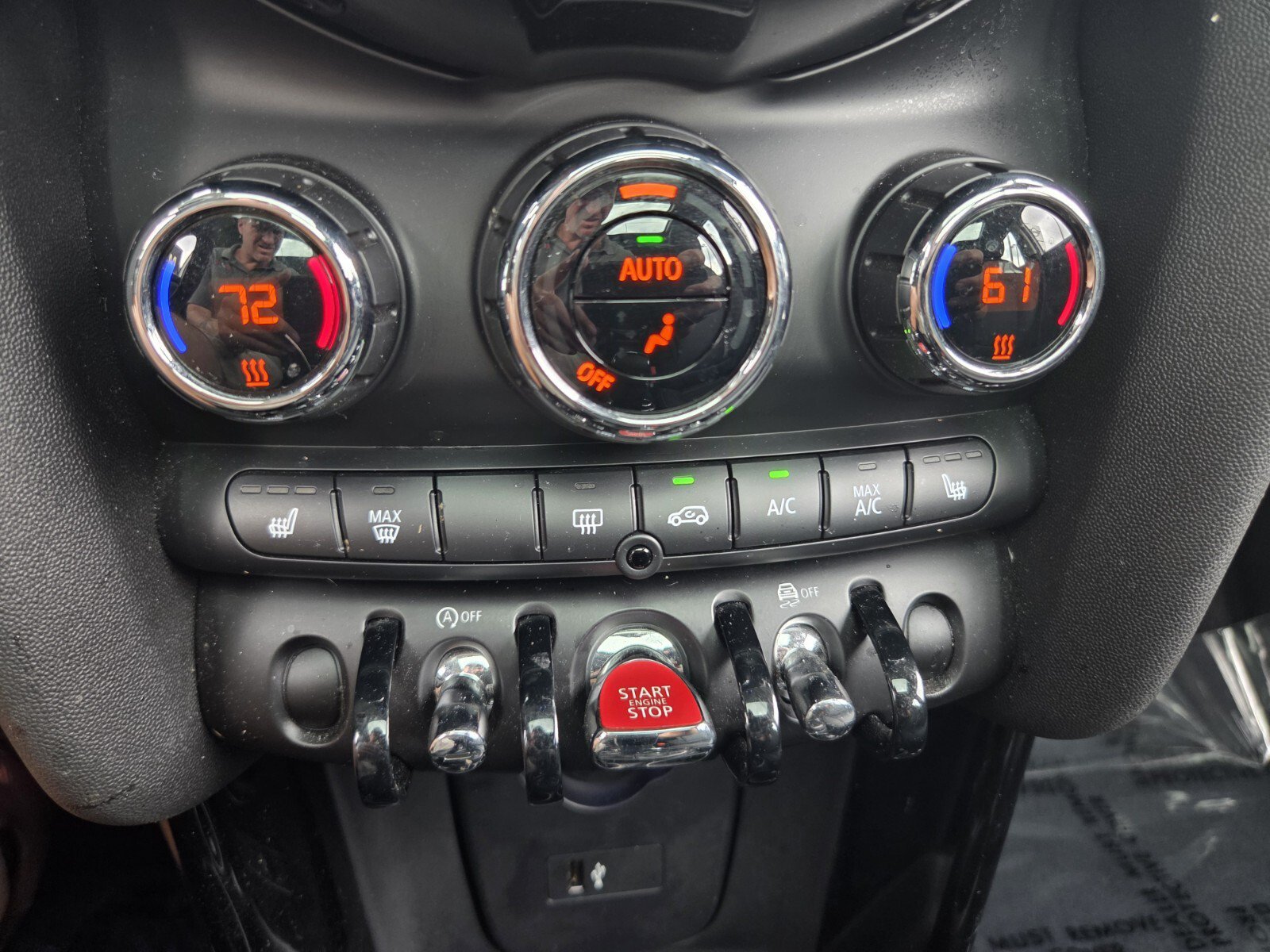 Used 2024 MINI Cooper 4-Door Hardtop FWD image 26