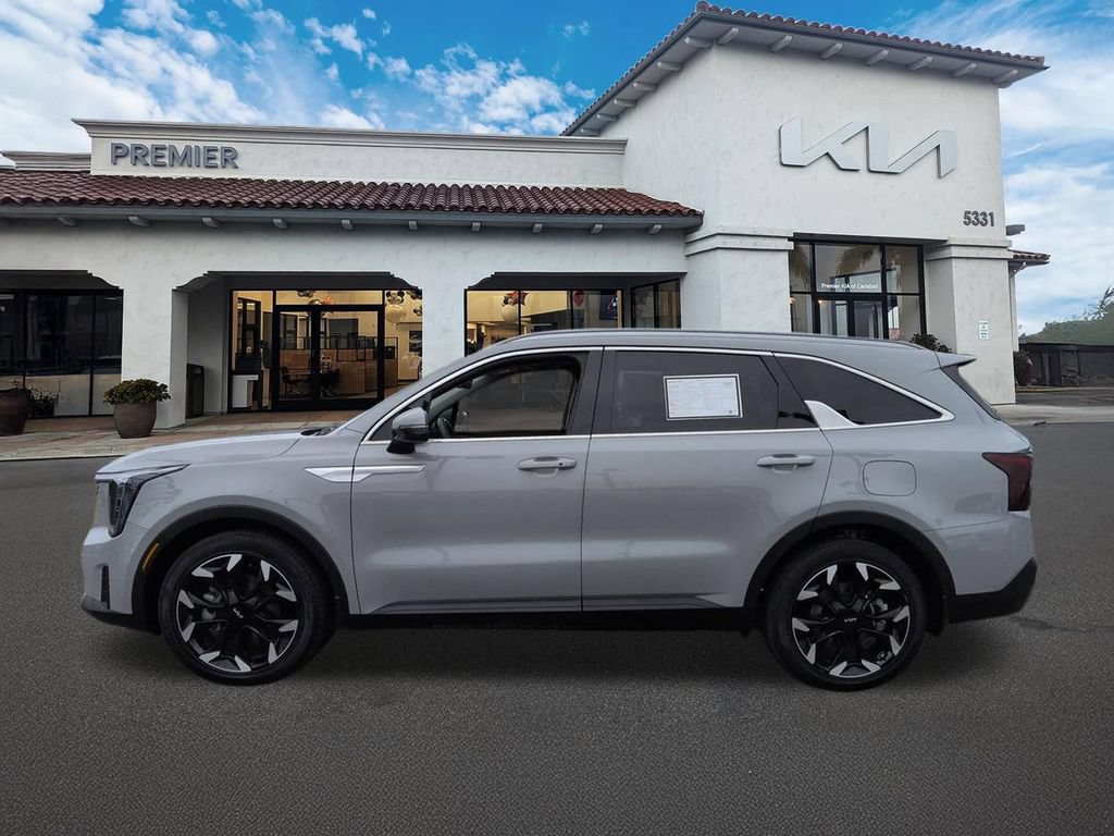 Certified 2025 Kia Sorento EX w/ Panoramic Sunroof Package FWD image 5