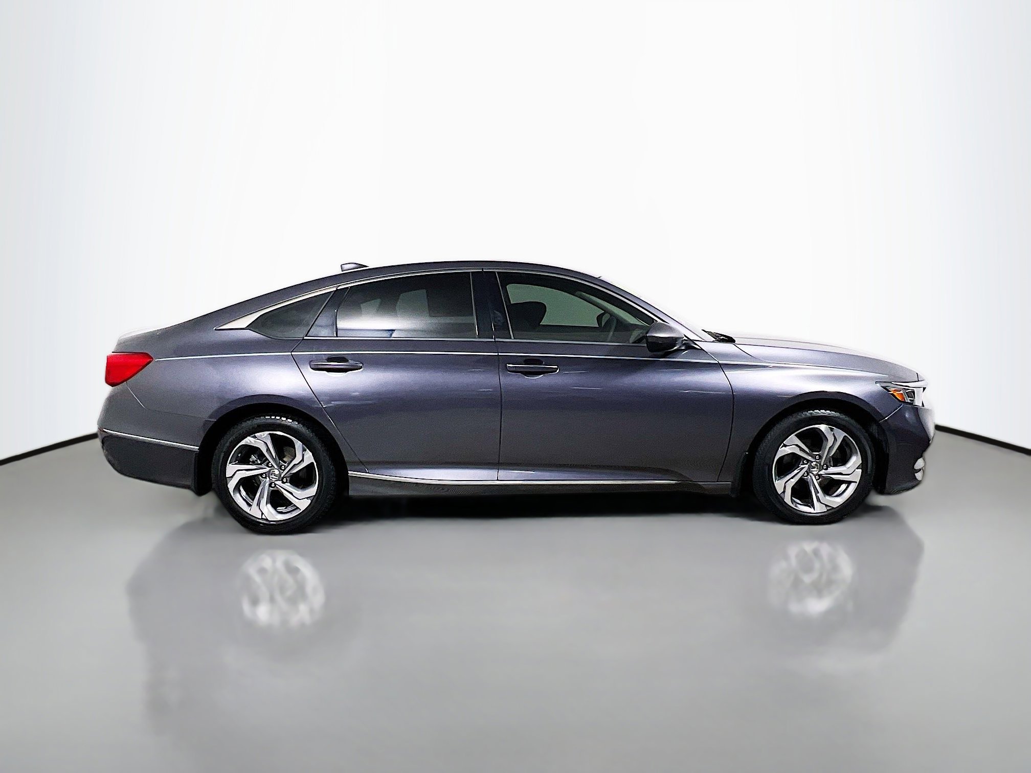 Used 2018 Honda Accord EX image 3