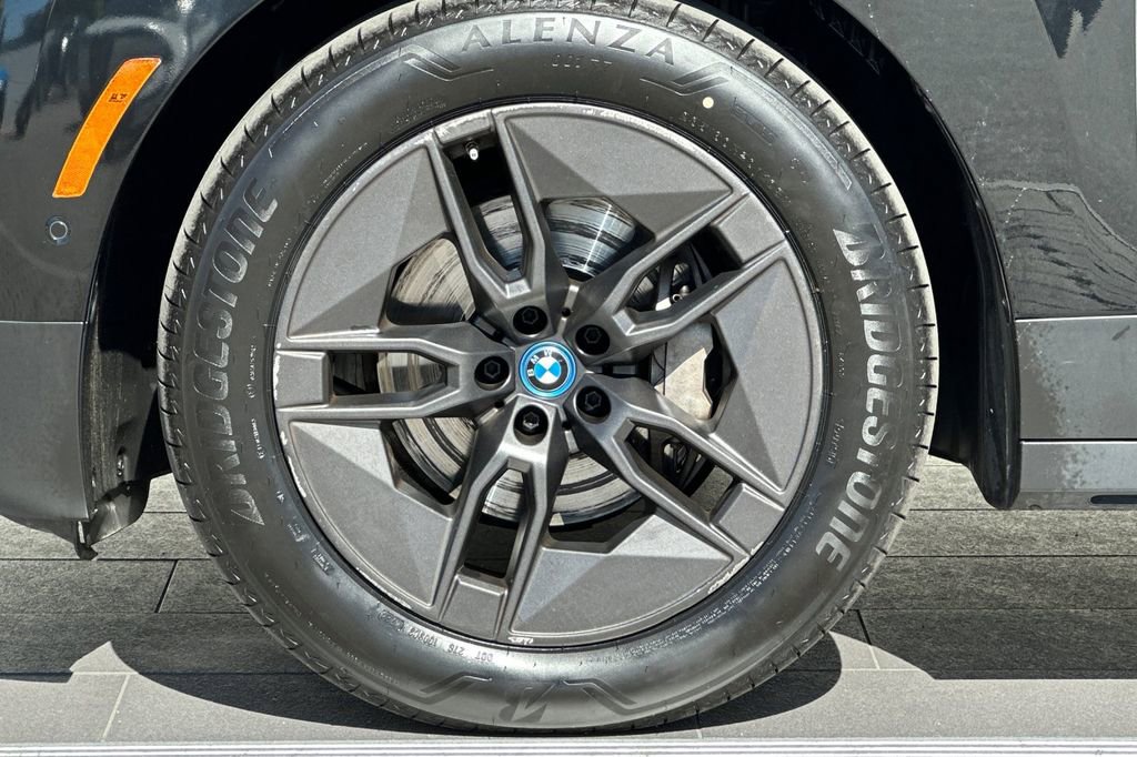 Used 2023 BMW iX xDrive50 w/ BMW I Signature Blue Package AWD/4WD image 32