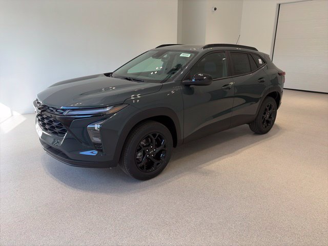 New 2026 Chevrolet Trax LT w/ Driver Confidence Package FWD image 3