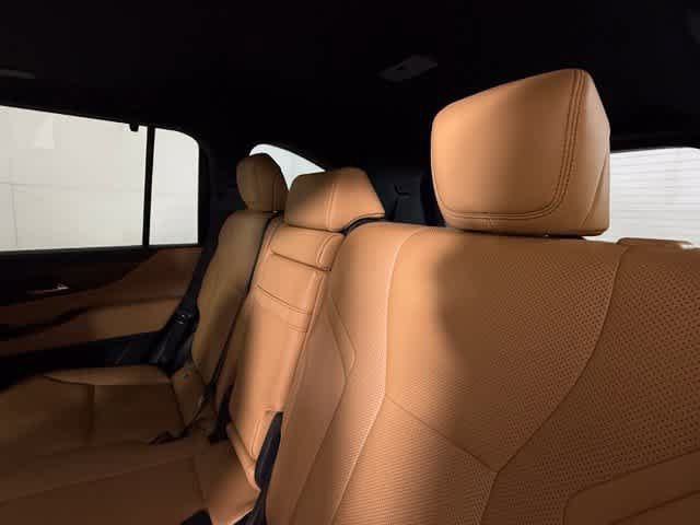 Used 2023 Lexus LX 600 4WD w/ Accessory Package (Z1) image 27