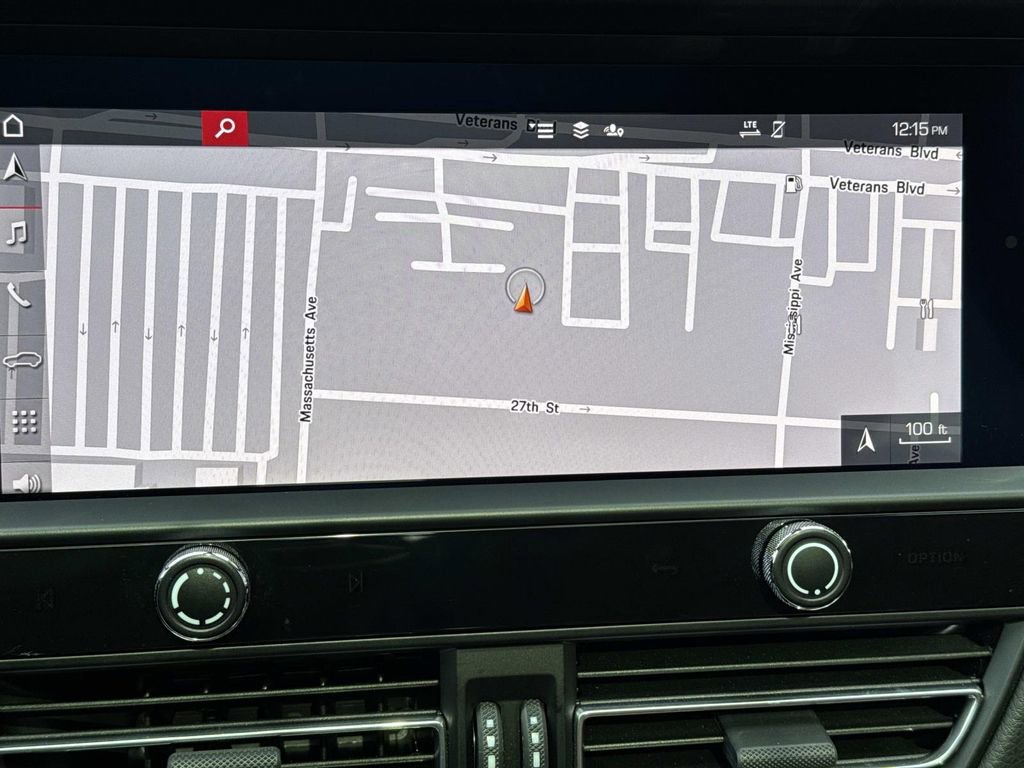 Certified 2025 Porsche Macan S image 27