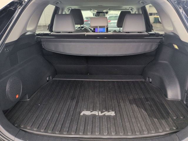 Used 2023 Toyota RAV4 Limited image 27