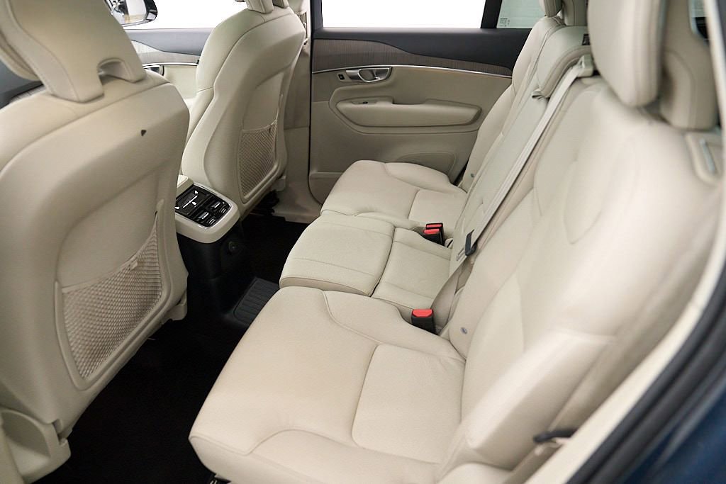 Certified 2023 Volvo XC90 T8 Plus w/ Protection Package Premier AWD/4WD image 23