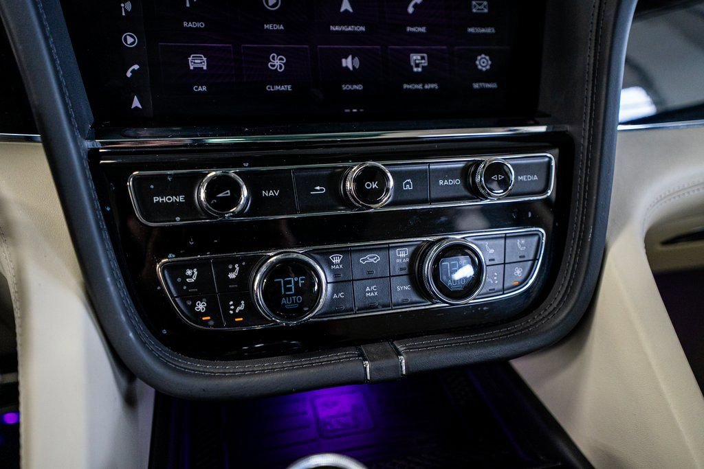 Used 2021 Bentley Bentayga image 50