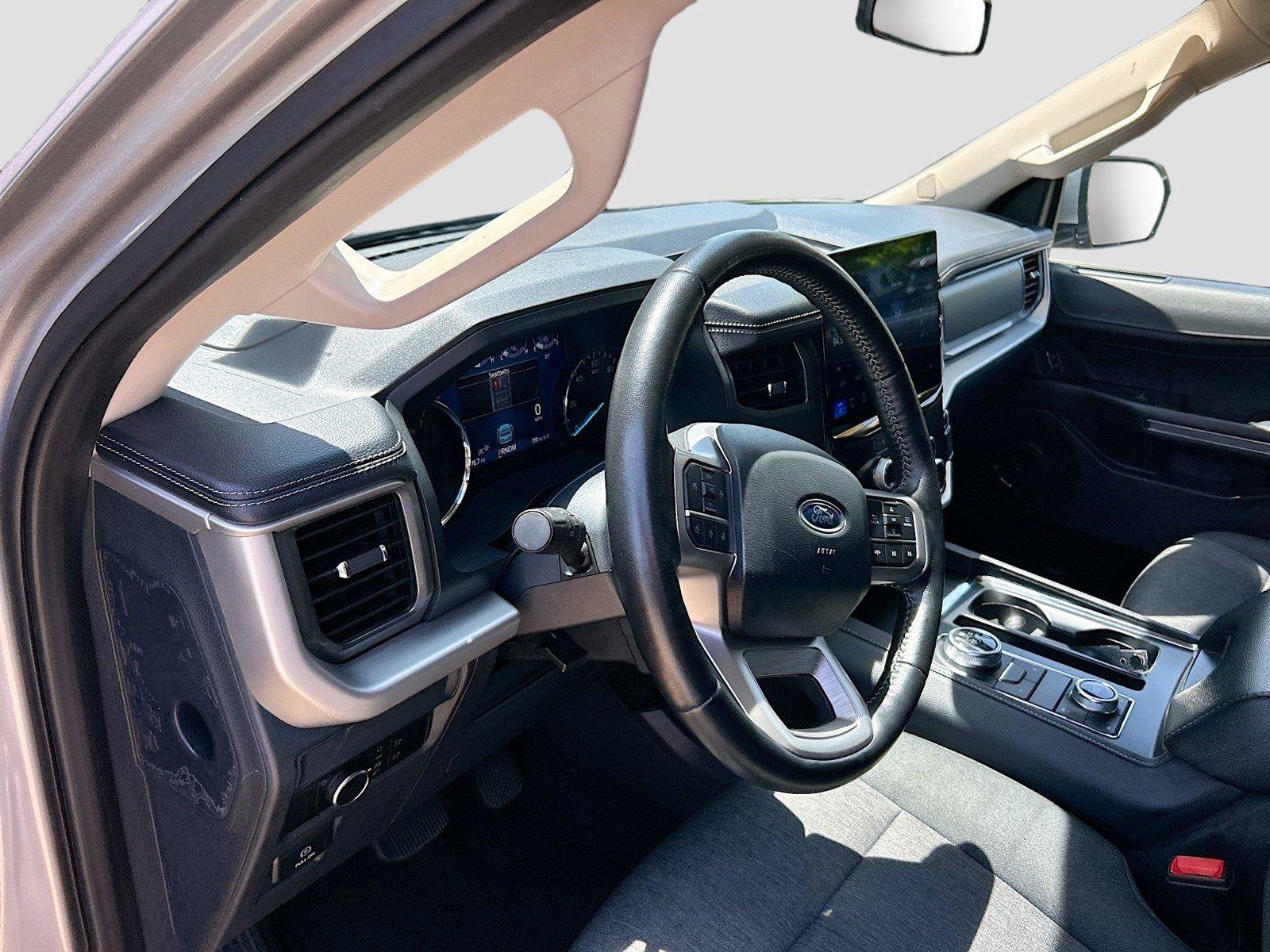 Used 2024 Ford Expedition XLT AWD/4WD image 26