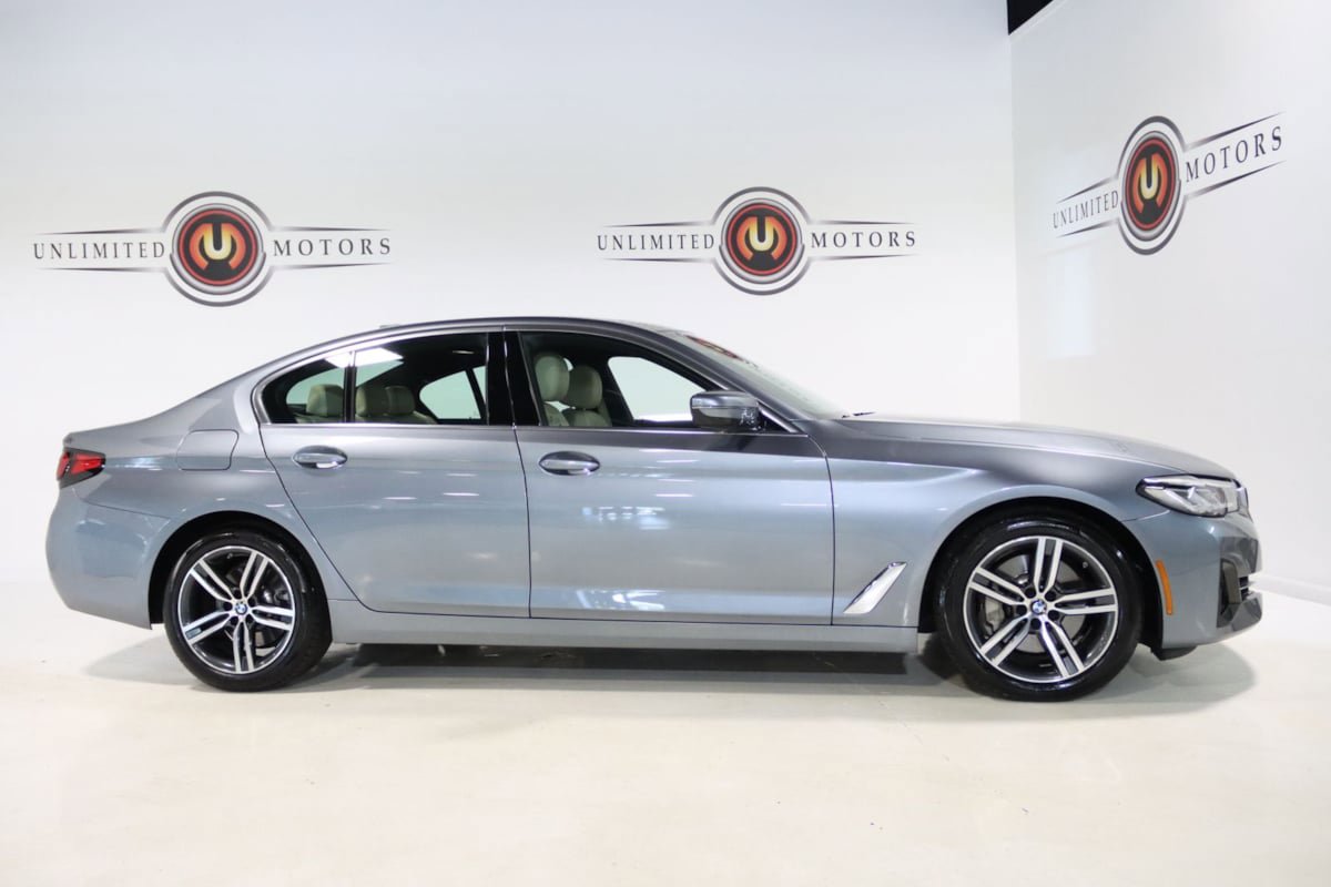 Used 2021 BMW 530i xDrive w/ Convenience Package AWD/4WD image 5