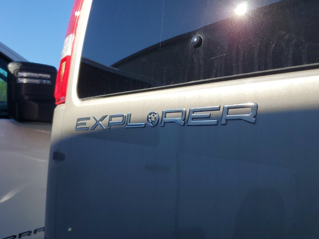New 2026 GMC Savana 2500 Extended w/ Driver Convenience Package RWD image 9