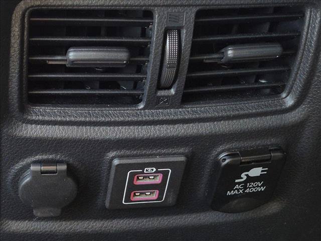 Used 2020 Nissan Titan SV w/ SV Convenience Package AWD/4WD image 16