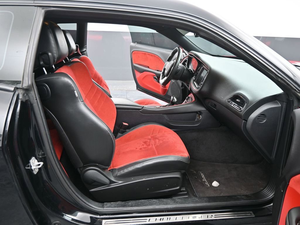 Used 2016 Dodge Challenger SRT Hellcat image 46