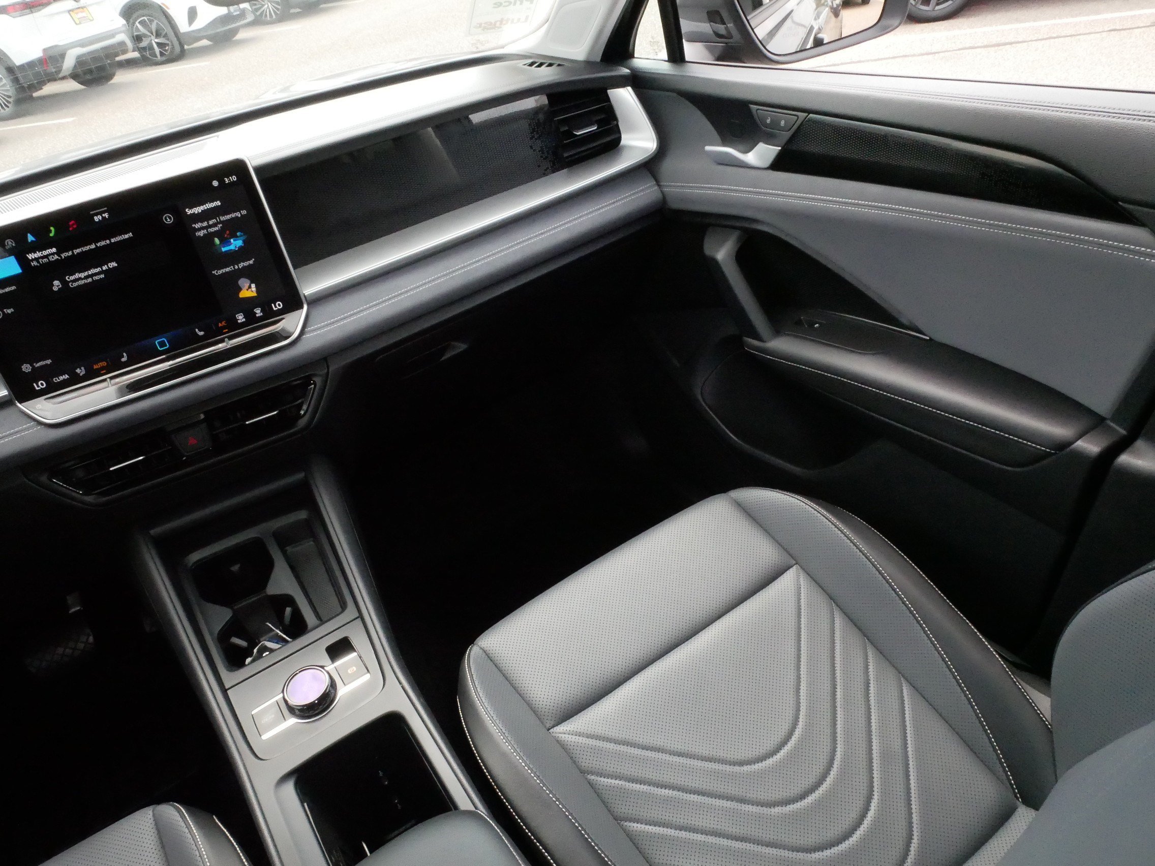 Certified 2025 Volkswagen Tiguan SE AWD/4WD image 11