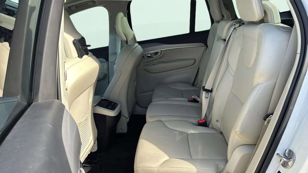 Used 2022 Volvo XC90 T5 Momentum image 28