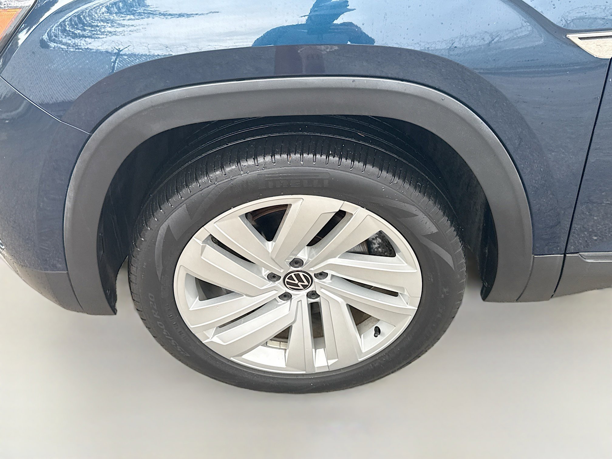 Used 2021 Volkswagen Atlas Cross Sport SE FWD image 36