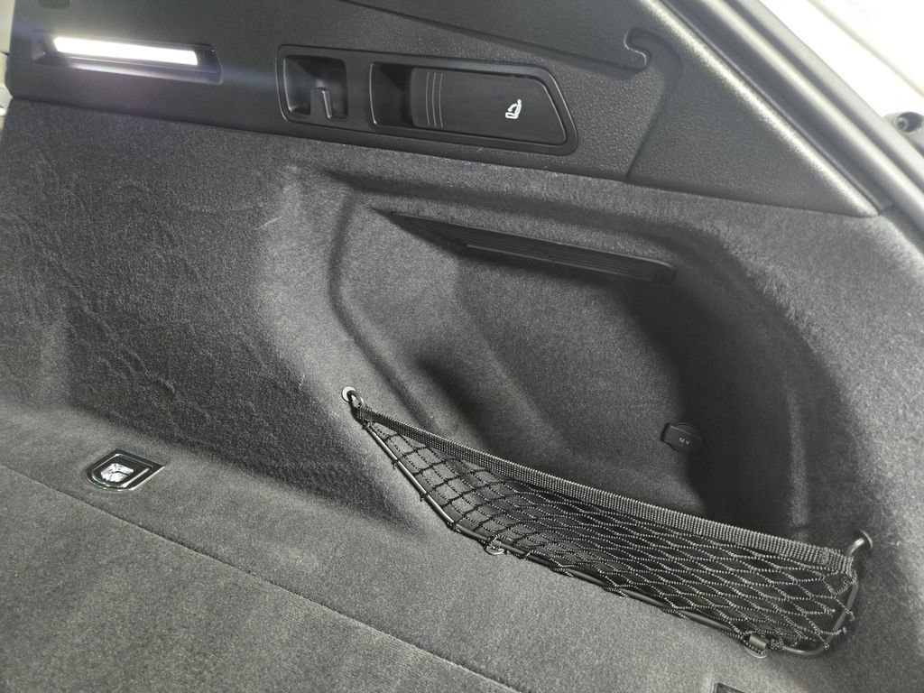 Used 2022 Audi e-tron Premium Plus w/ Premium Plus Package image 50