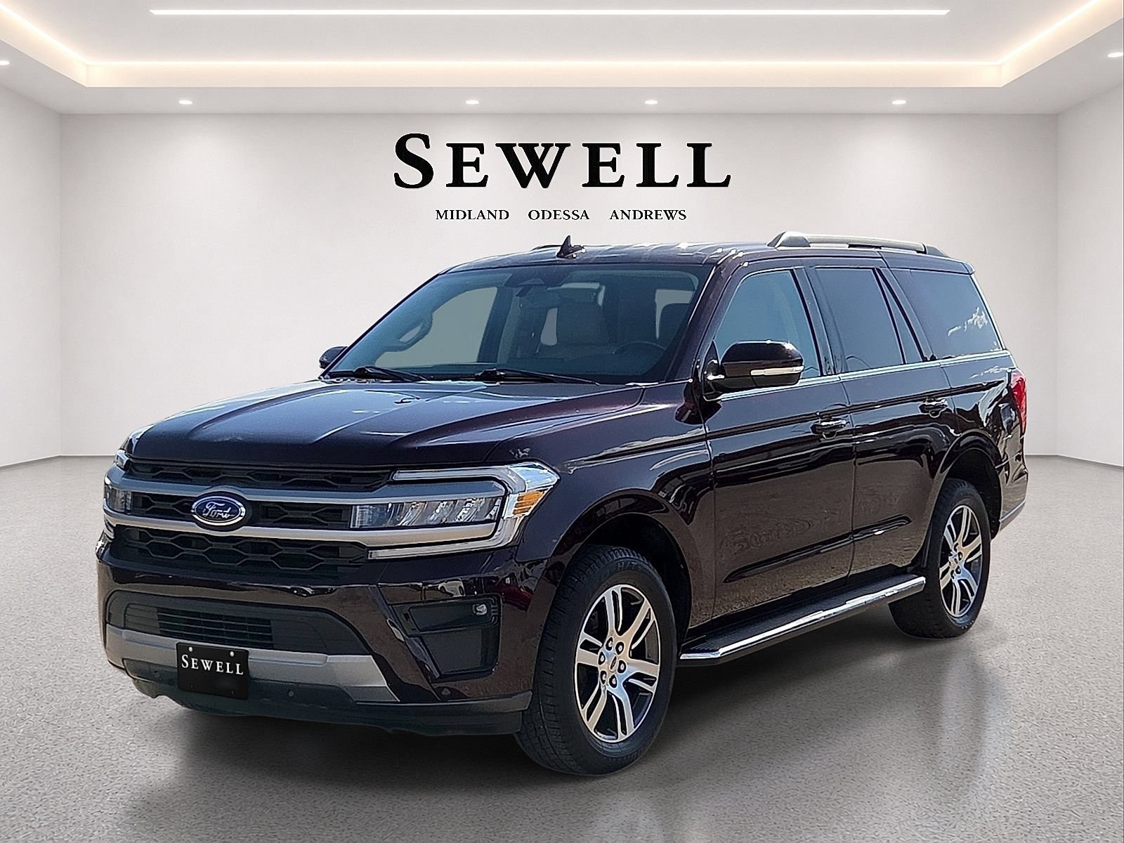 Used 2023 Ford Expedition XLT RWD image 1