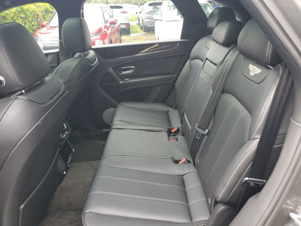 Used 2018 Bentley Bentayga AWD/4WD image 12
