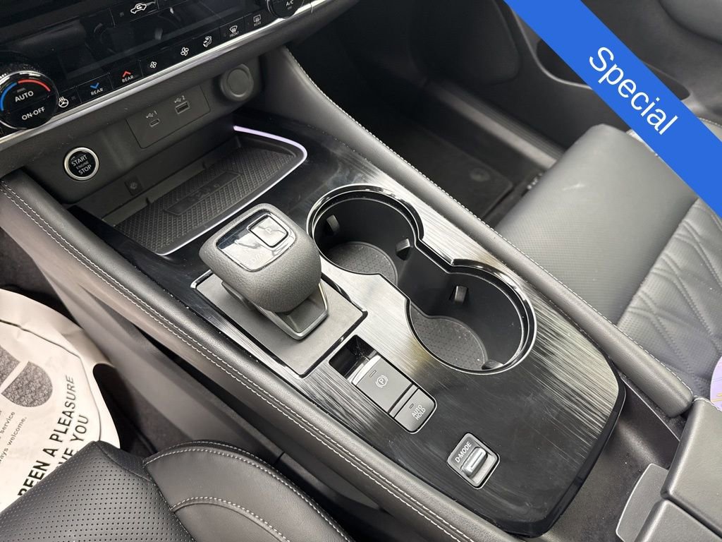 Used 2023 Nissan Rogue Platinum w/ Platinum Premium Package FWD image 22