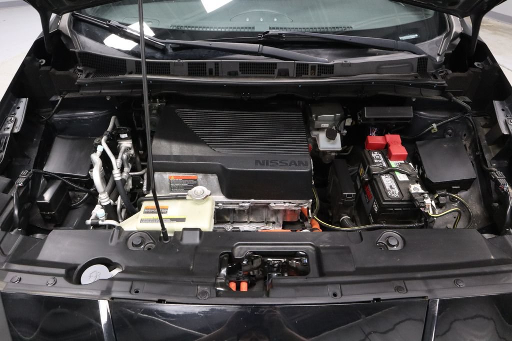 Certified 2018 Nissan Leaf SL w/ SL Technology Package FWD image 14