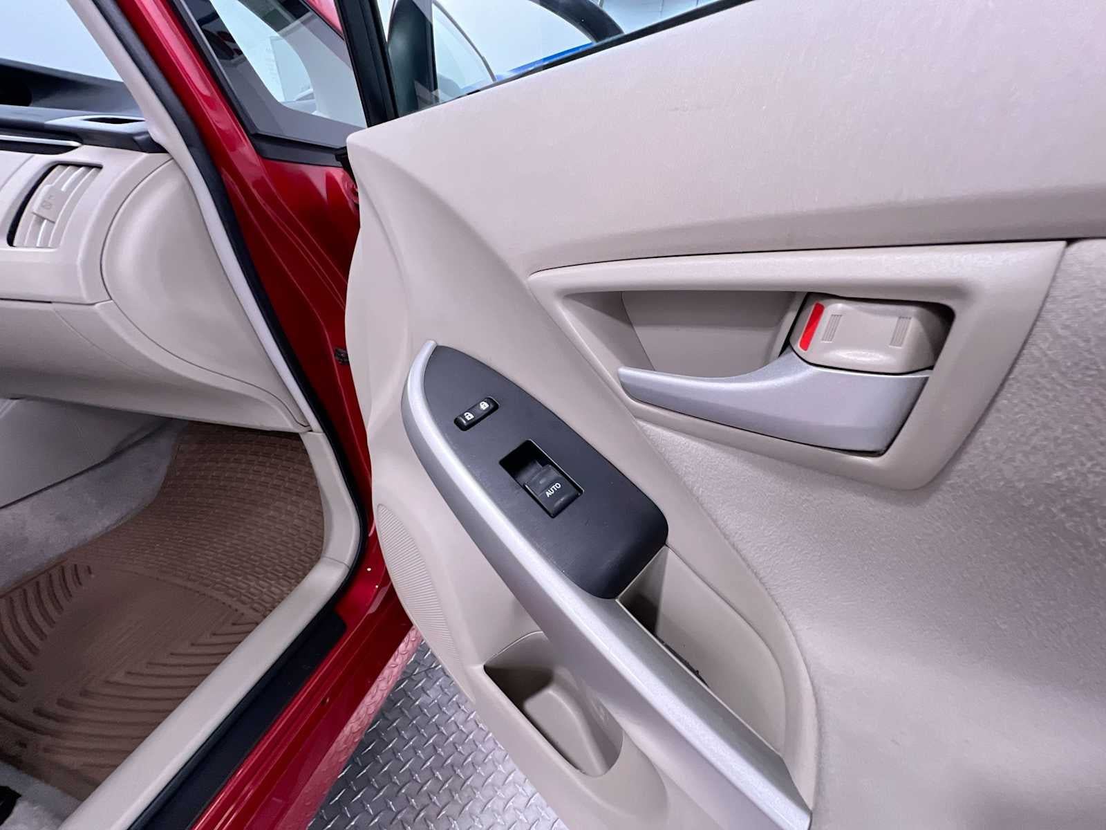 Used 2010 Toyota Prius Two FWD image 33