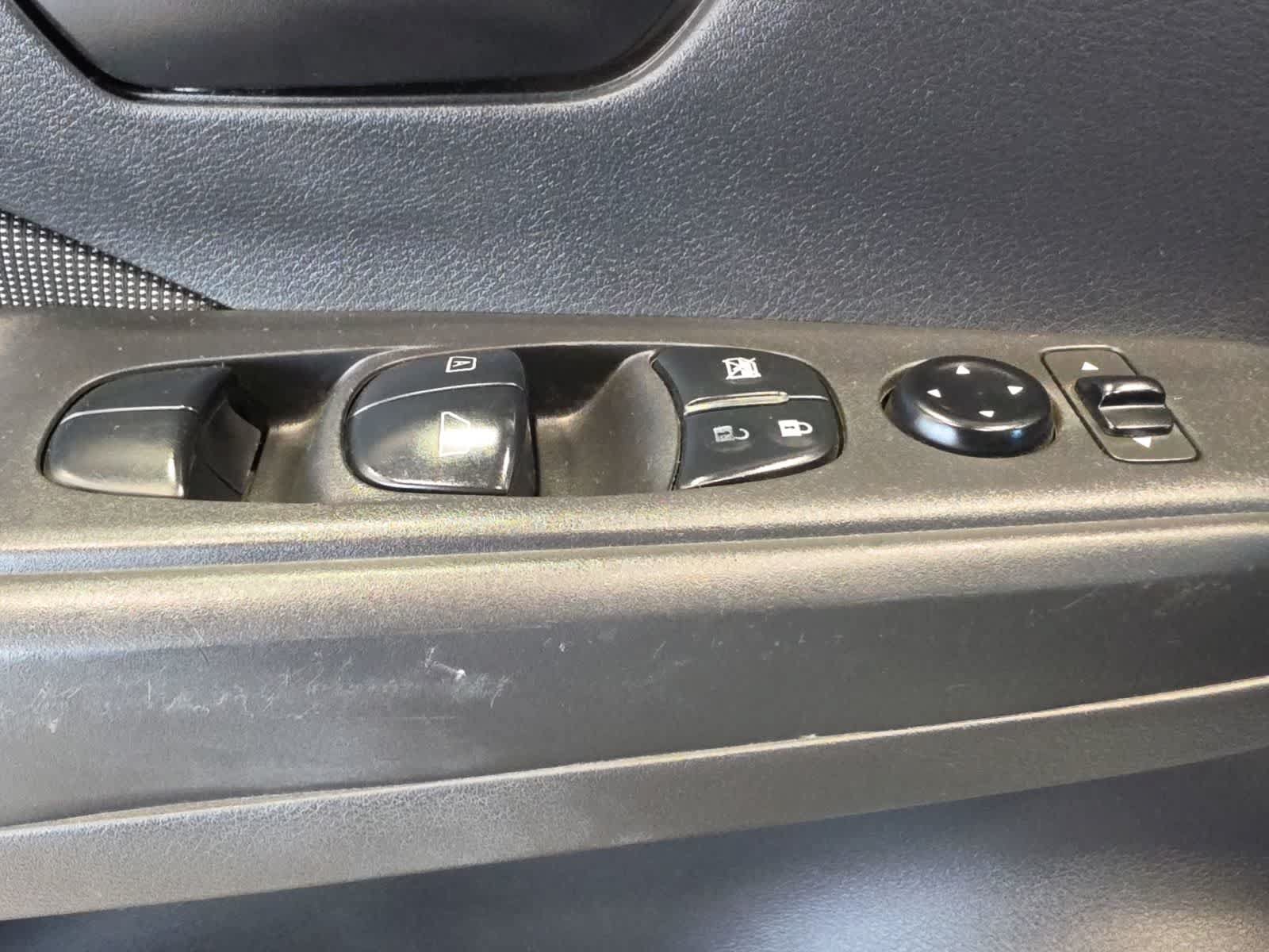 Used 2022 Nissan Kicks S FWD image 16